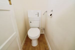 DE VERE ESTATE- click for photo gallery